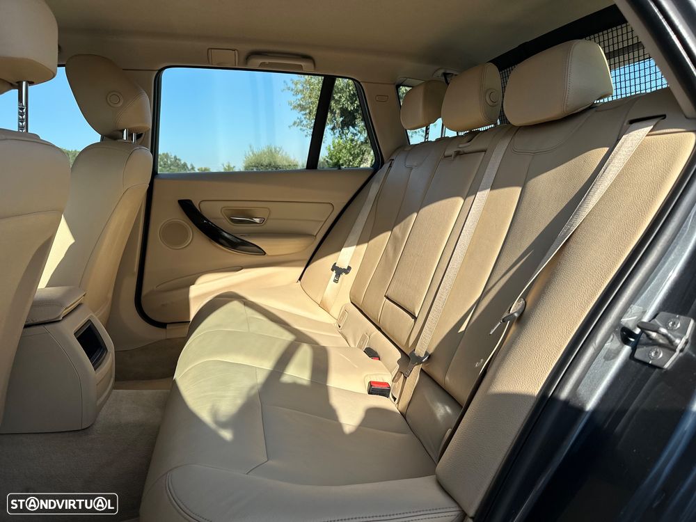 BMW 320 d Auto Line Luxury - 25