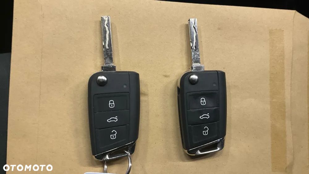 Volkswagen Tiguan 2.0 TDI SCR 4Mot Elegance DSG - 24