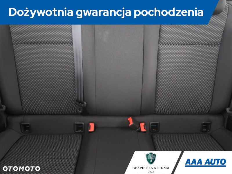 Volkswagen Polo - 11
