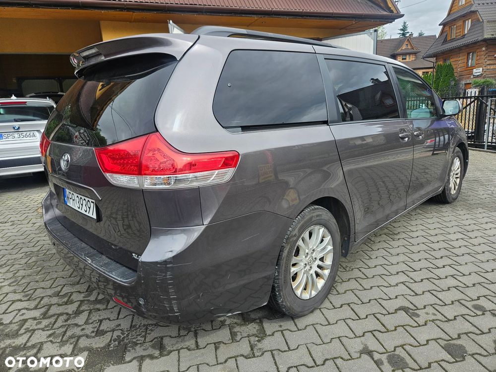 Toyota Sienna 3.5 V6 - 3