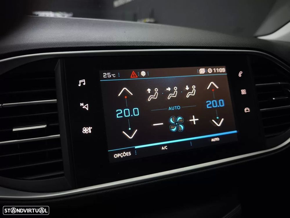 Peugeot 308 1.6 BlueHDi Allure J17 EAT6 — fotografia 34