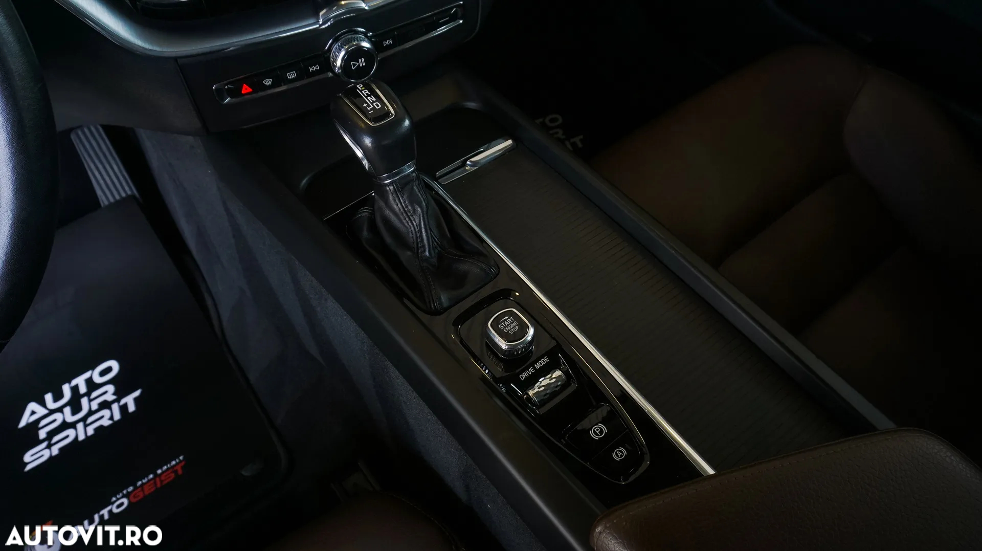 Volvo XC 60 D4 AWD Geartronic Momentum - 15