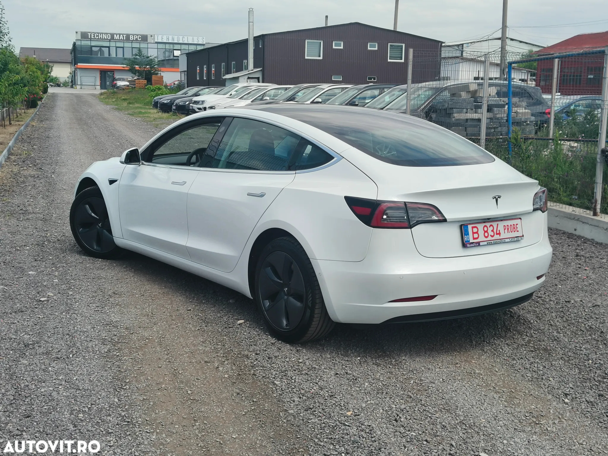 Tesla Model 3 Standard Reichweite Plus Hinterradantrieb - 2