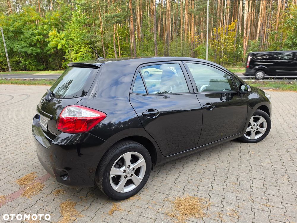 Toyota Auris 1.6 VVT-i Executive - 17