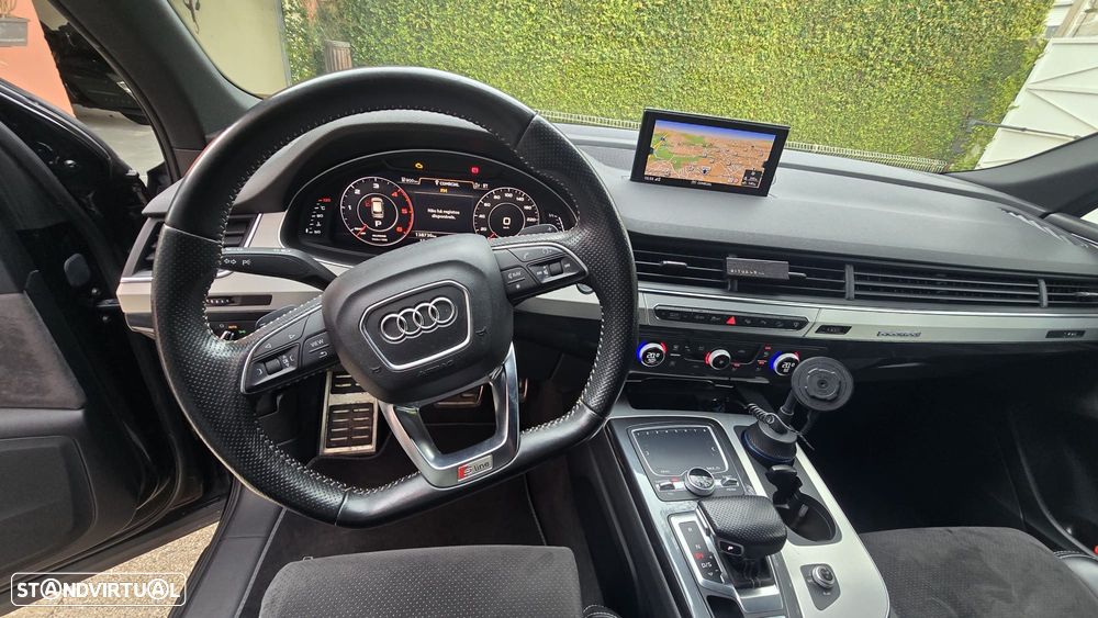 Audi Q7 3.0 TDI quattro S-line Tiptronic 7L - 7