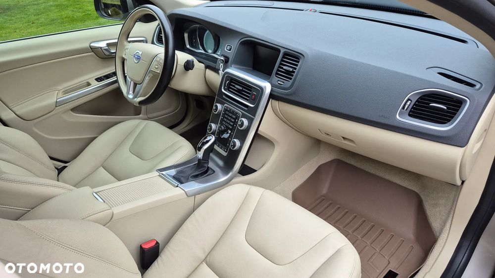 Volvo S60 D3 Geartronic Summum - 28