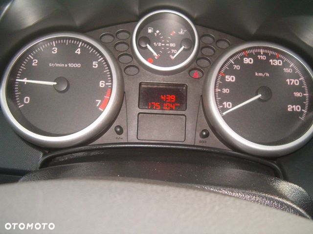 Peugeot 207 - 26