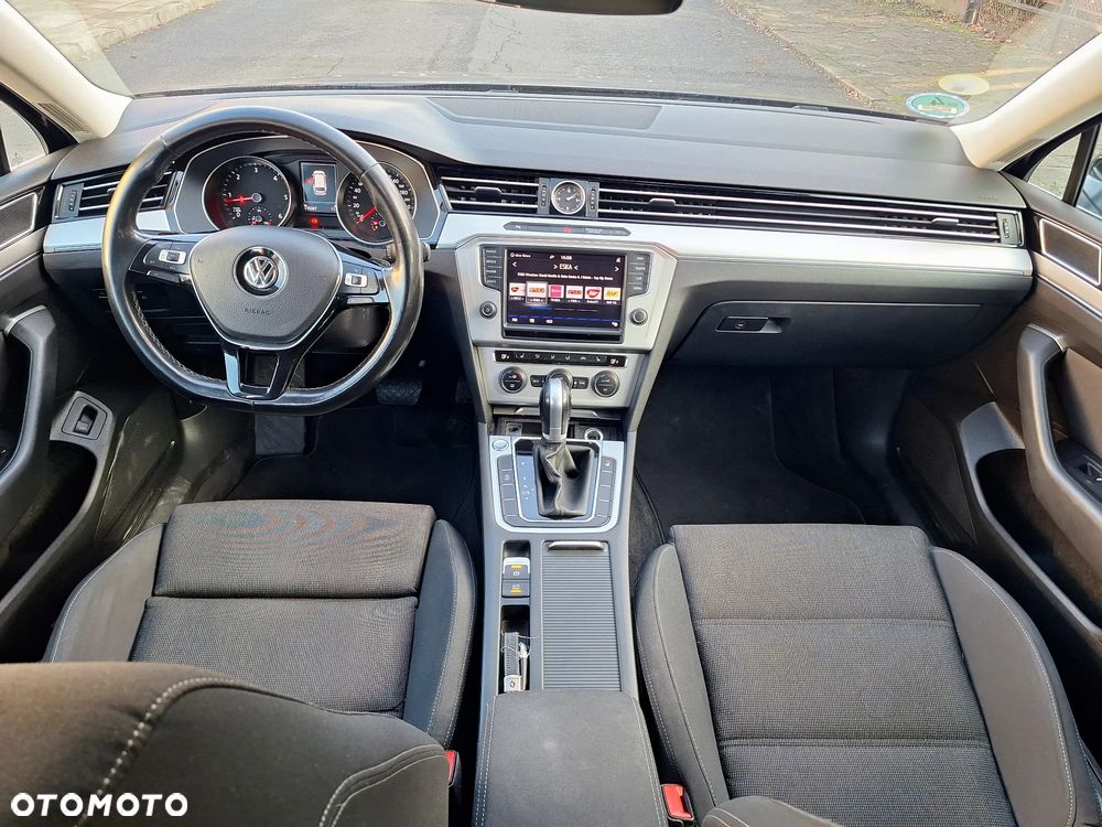 Volkswagen Passat 2.0 TDI SCR DSG Comfortline - 9