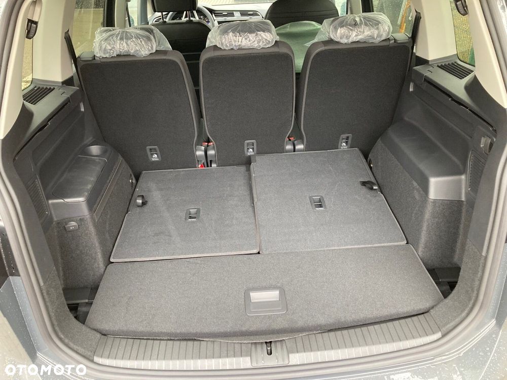 Volkswagen Touran - 15