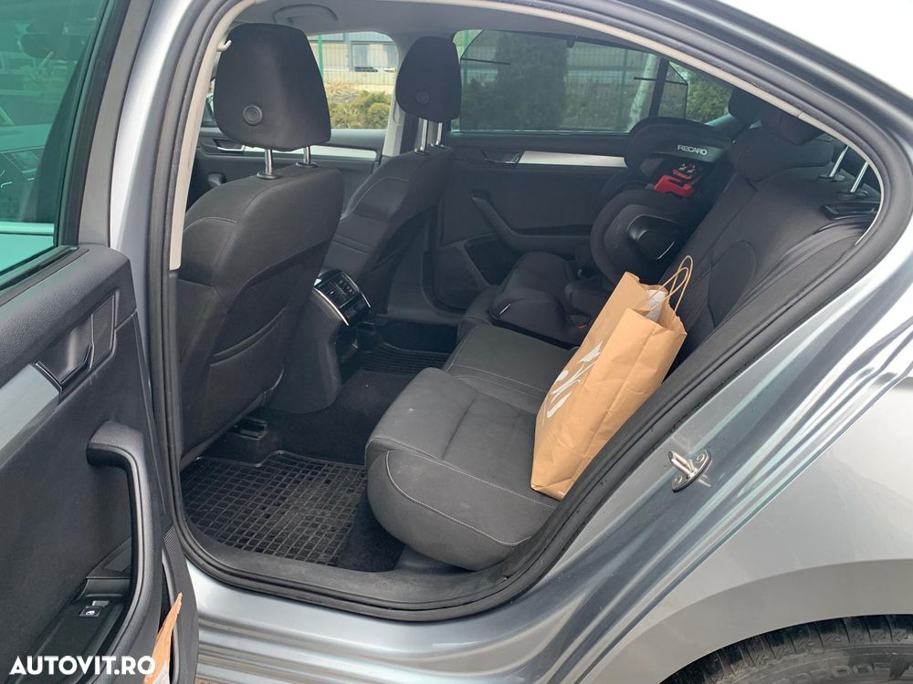 Skoda Superb 2.0 TDI DSG Ambition - 6