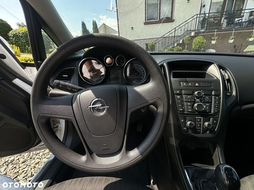 Opel Astra 1.4 ecoFLEX - 11
