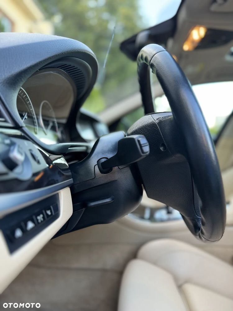 BMW Seria 5 525d Luxury Line - 21