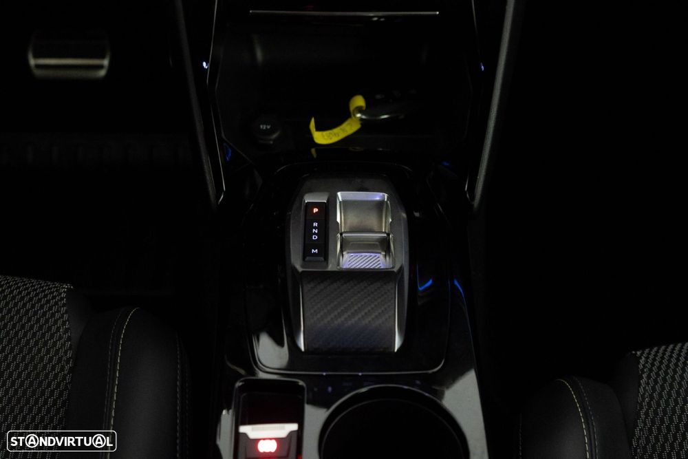 Peugeot 2008 1.2 PureTech GT Line EAT8 - 17