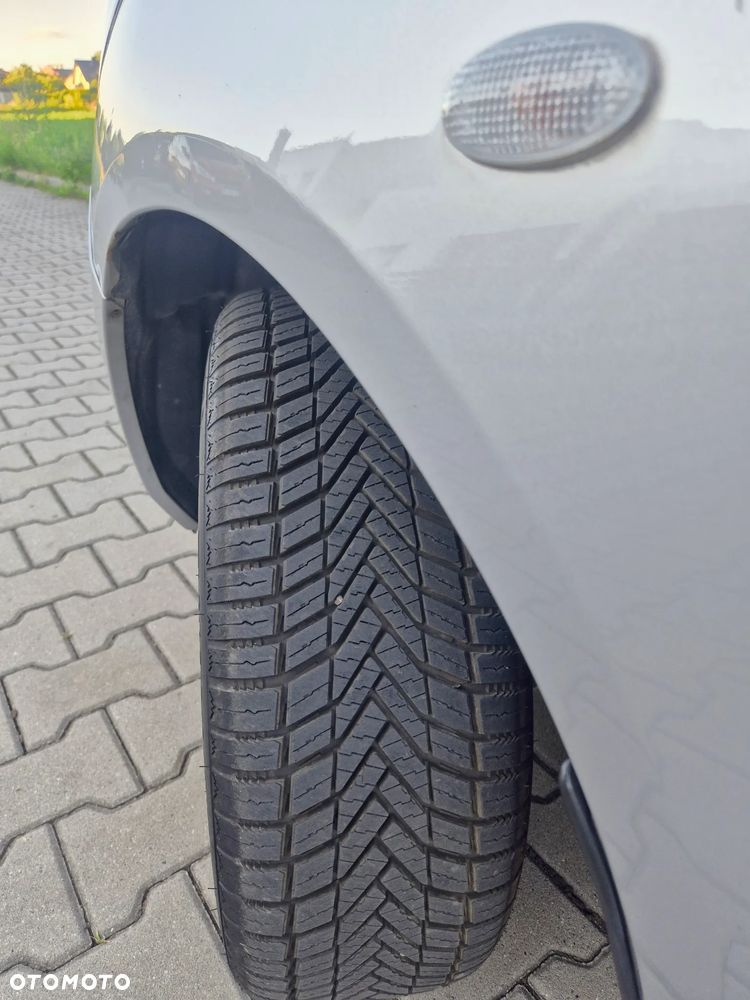 Mazda 2 1.3 MZR Active - 19