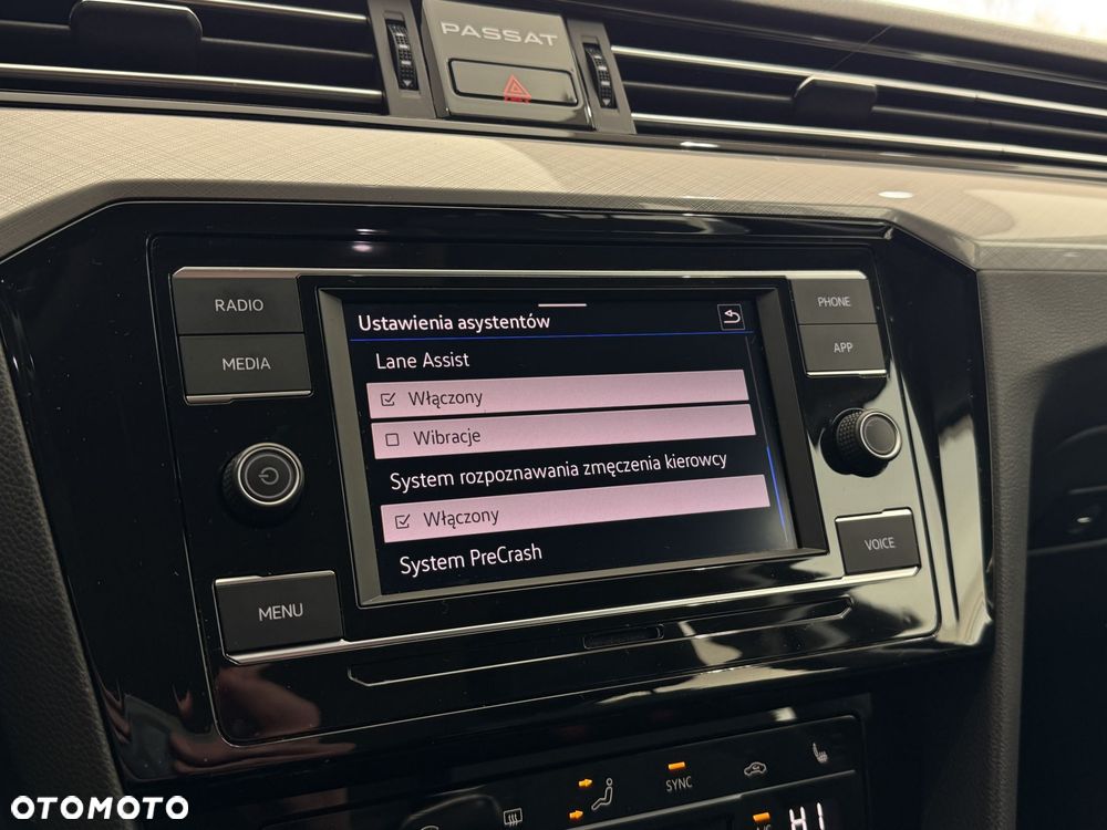 Volkswagen Passat - 35