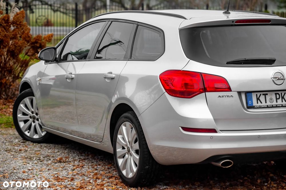 Opel Astra 1.4 Turbo 150 Jahre - 7