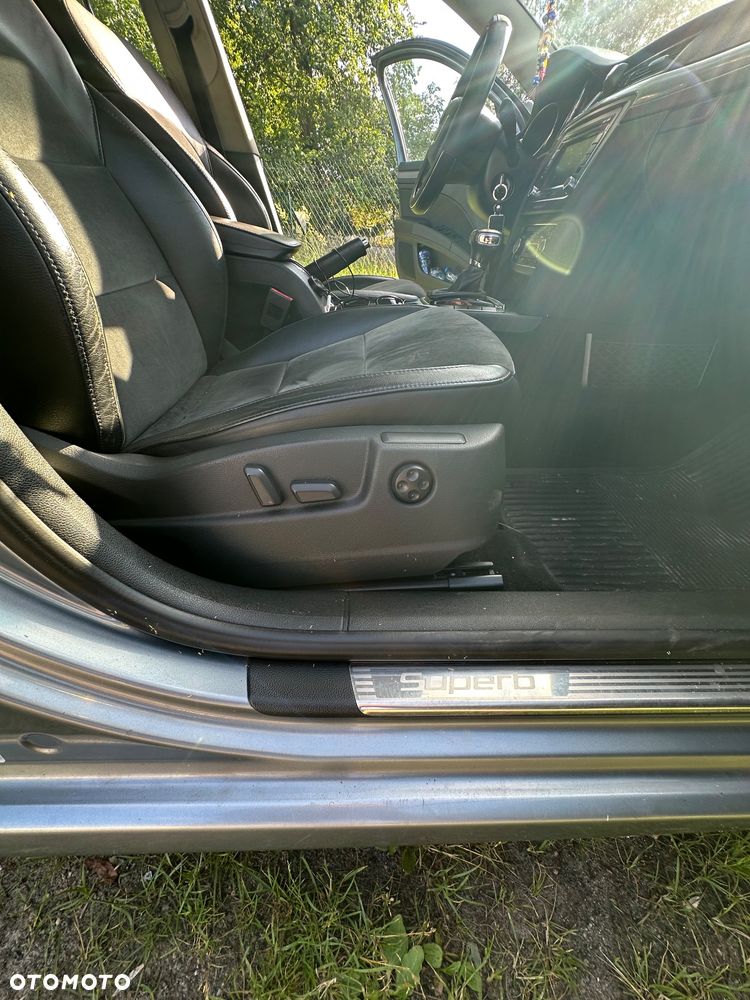 Skoda Superb 2.0 TDI DSG Ambition - 19