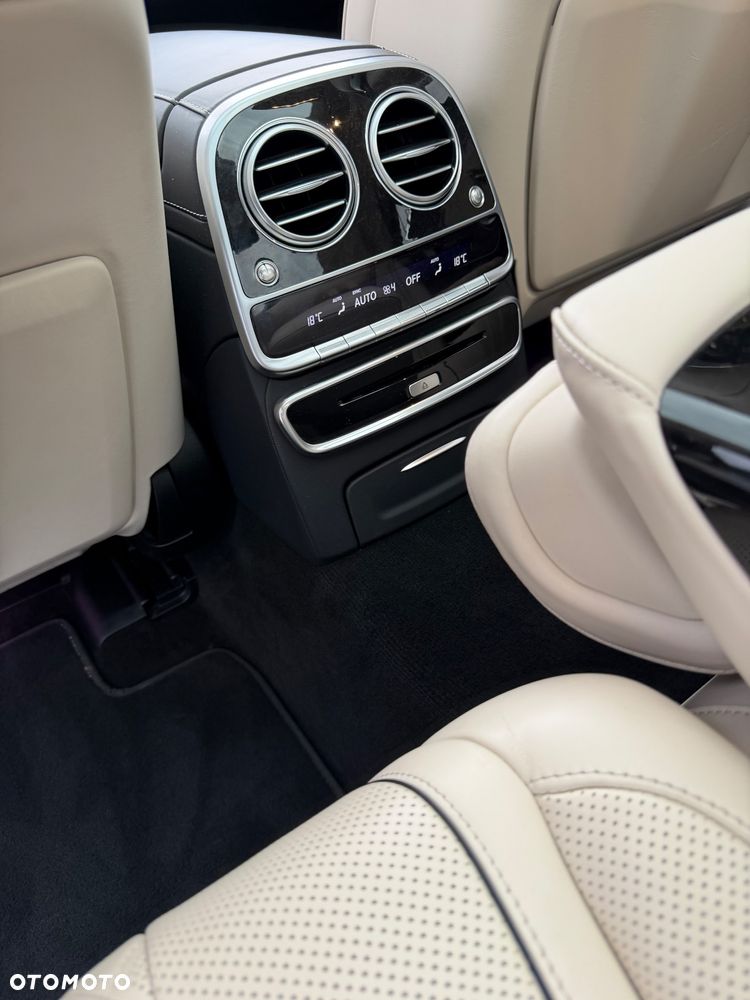 Mercedes-Benz Klasa S 560 4-Matic L 9G-TRONIC - 22