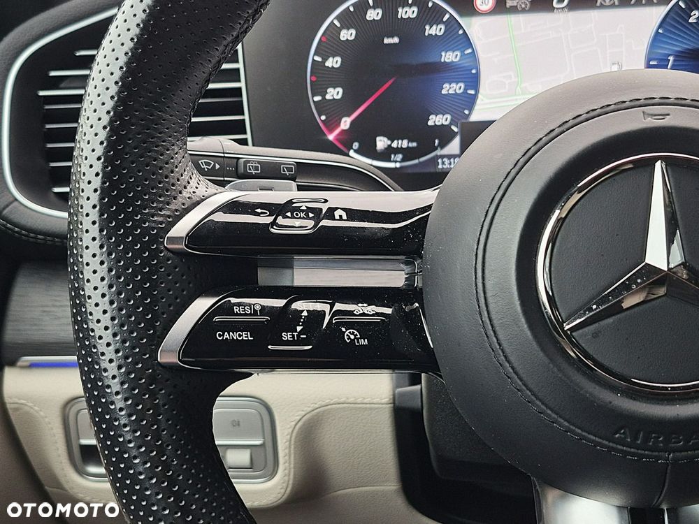 Mercedes-Benz GLS - 34