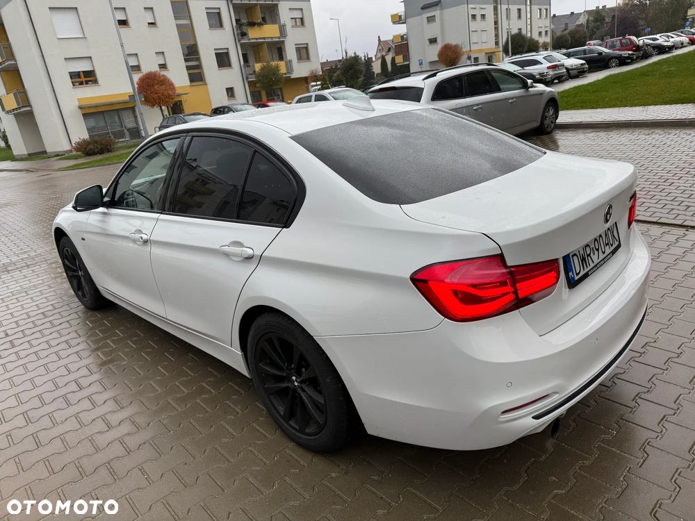 BMW Seria 3 318i - 11