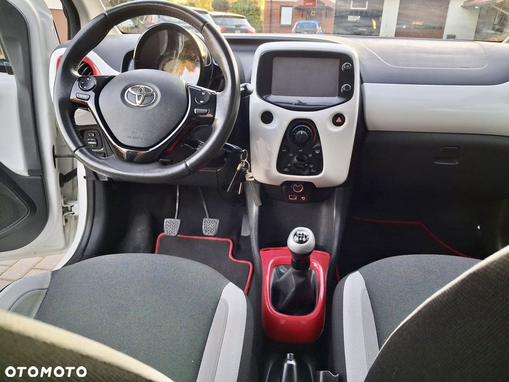 Toyota Aygo x-play Edition S+ - 16