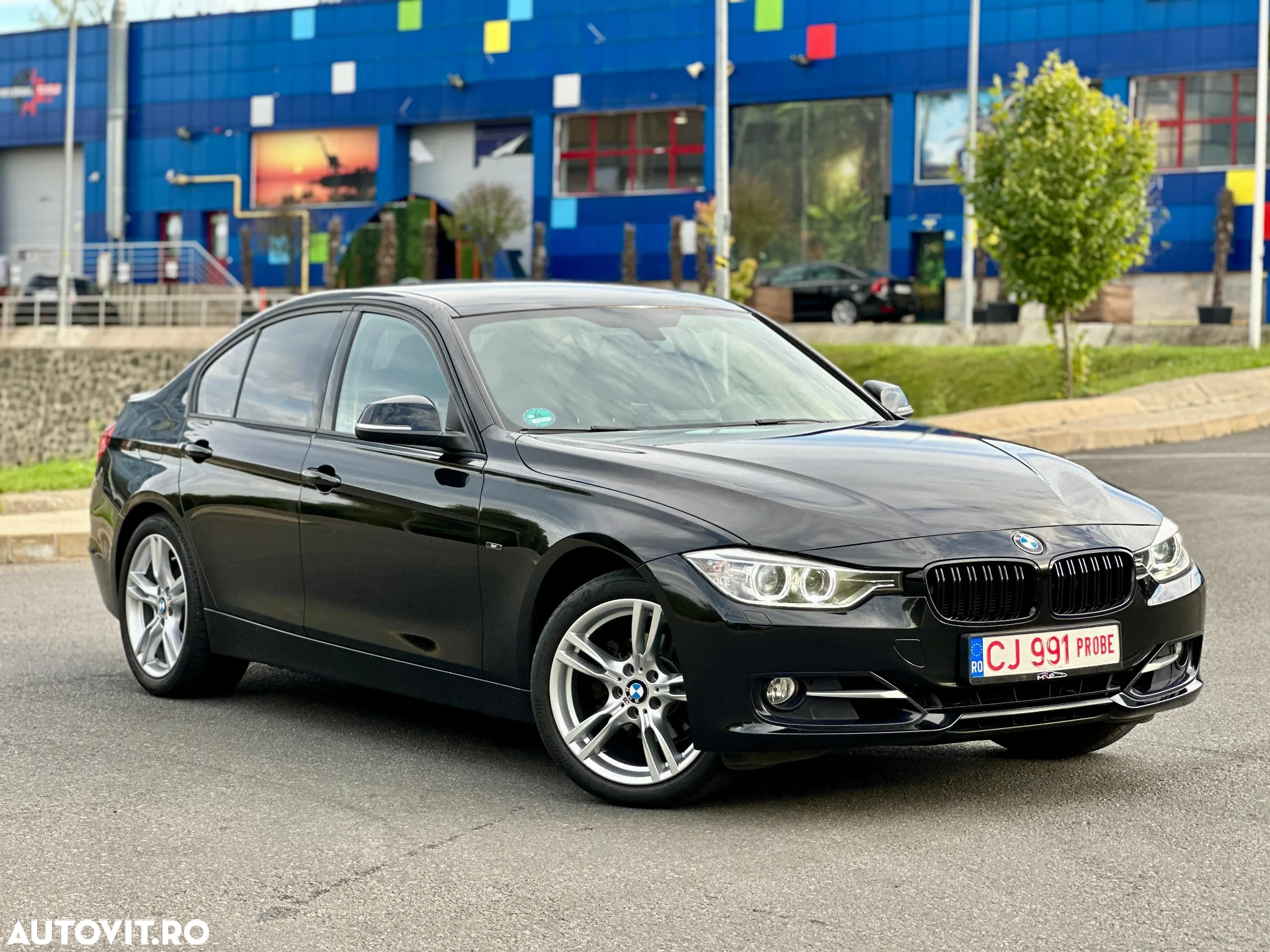 BMW Seria 3 320i Aut. Sport Line - 2