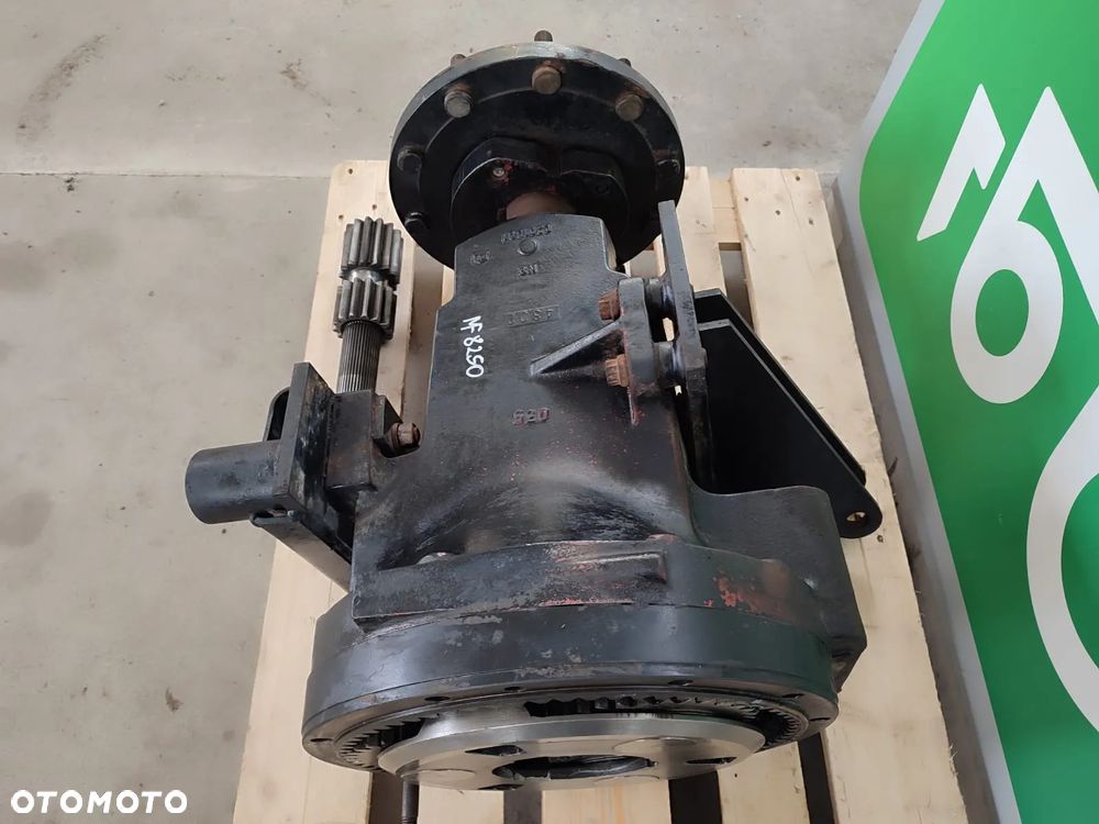 Zwolnica kompletna tylna 3580617M13 Massey Ferguson 8250 - 7