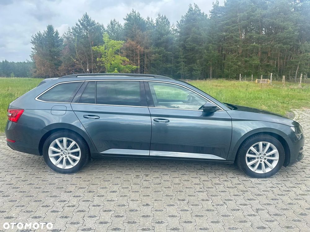 Skoda Superb 2.0 TDI DSG Ambition - 5