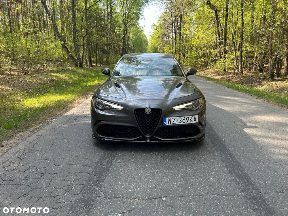 Alfa Romeo Giulia 2.9 V6 Bi-Turbo AT8 Quadrifoglio - 3