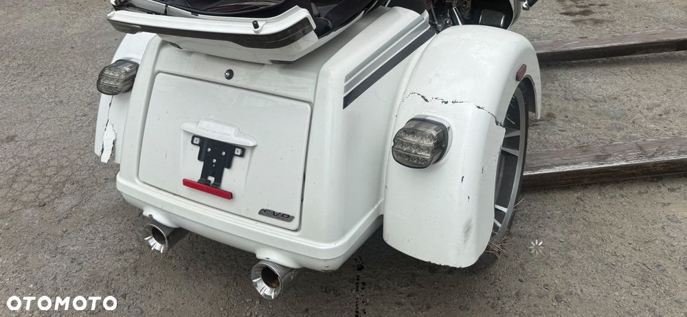 Harley-Davidson Street Glide Trike - 3