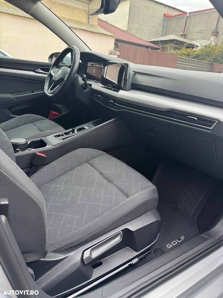 Volkswagen Golf 1.0 eTSI DSG MHEV Life - 9