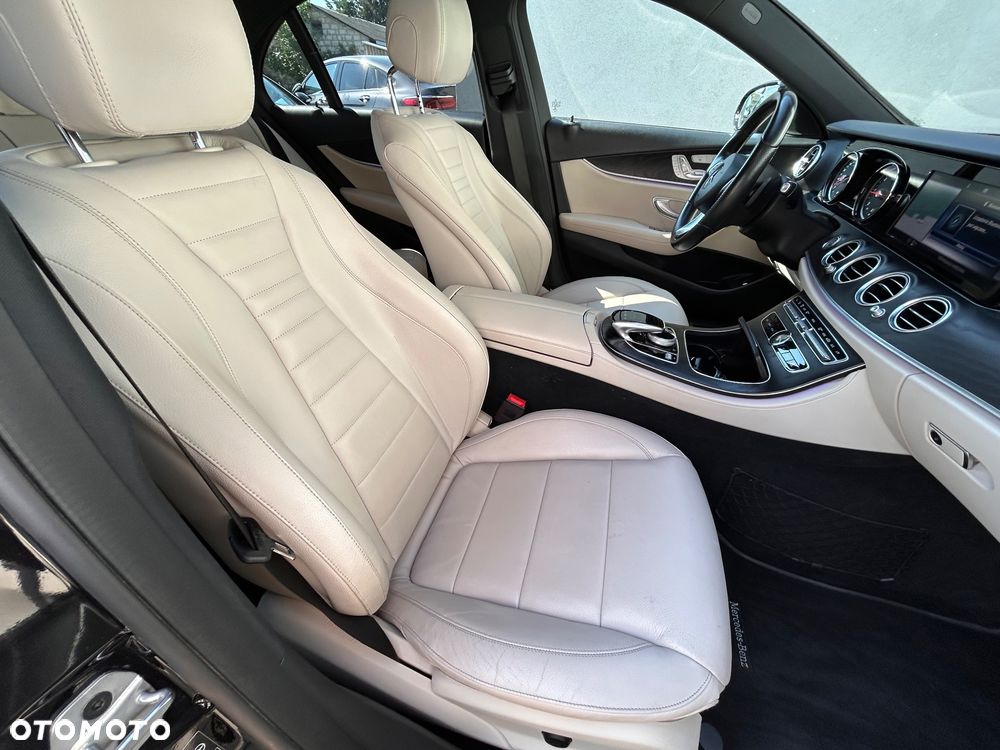 Mercedes-Benz Klasa E 220 d 4-Matic 9G-TRONIC - 13