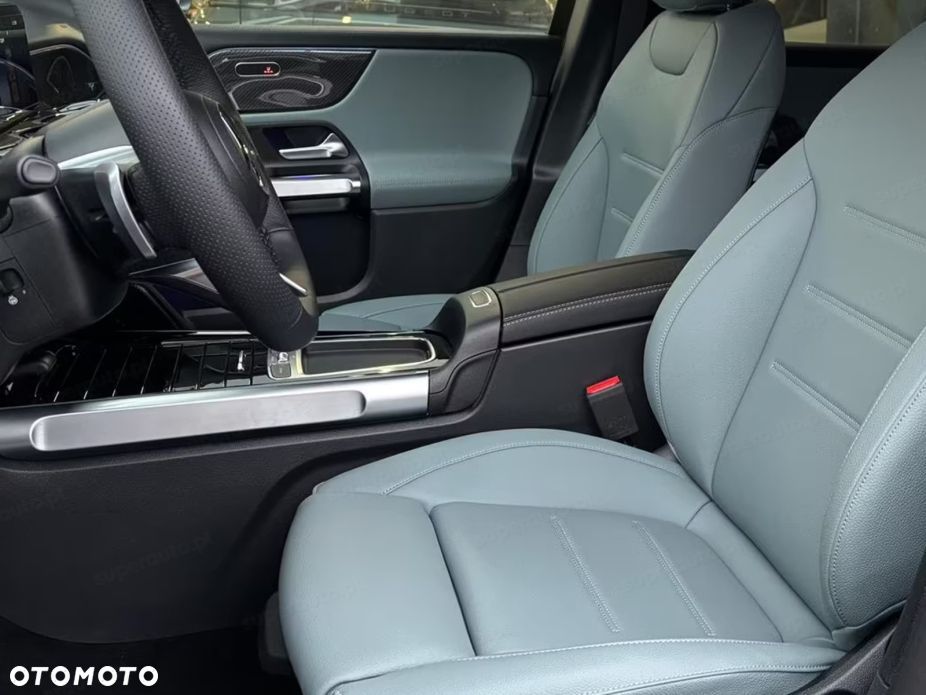 Mercedes-Benz GLB 200 AMG Line 7G-DCT - 6