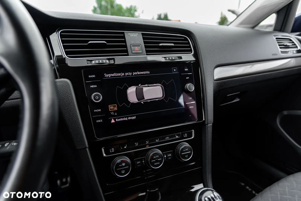Volkswagen Golf 2.0 BlueTDI Highline - 31