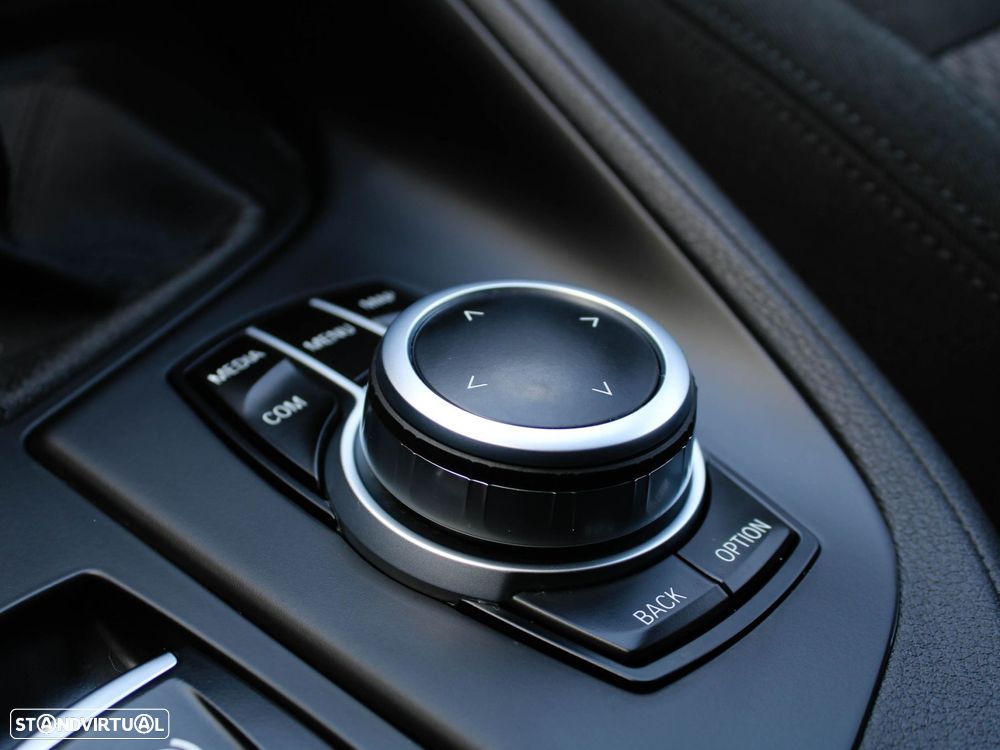 BMW X1 18 d sDrive Auto - 47