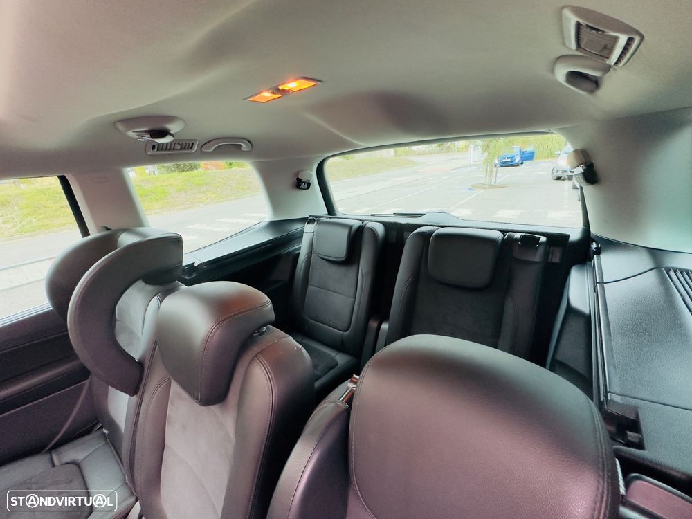 VW Sharan 2.0 TDI Blue Highline DSG - 9