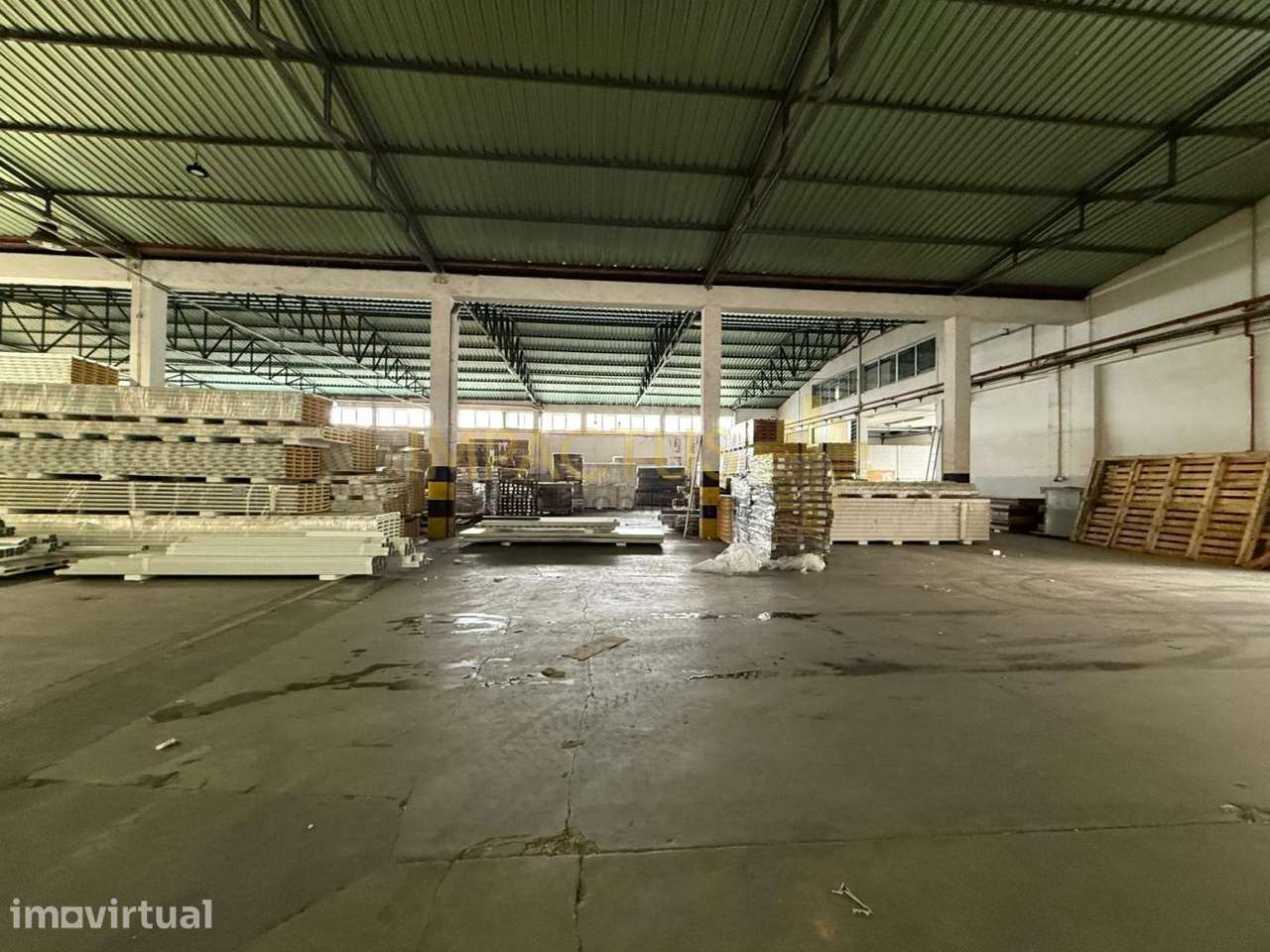 Armazém em Zona Industrial - Grande imagem: 4/15