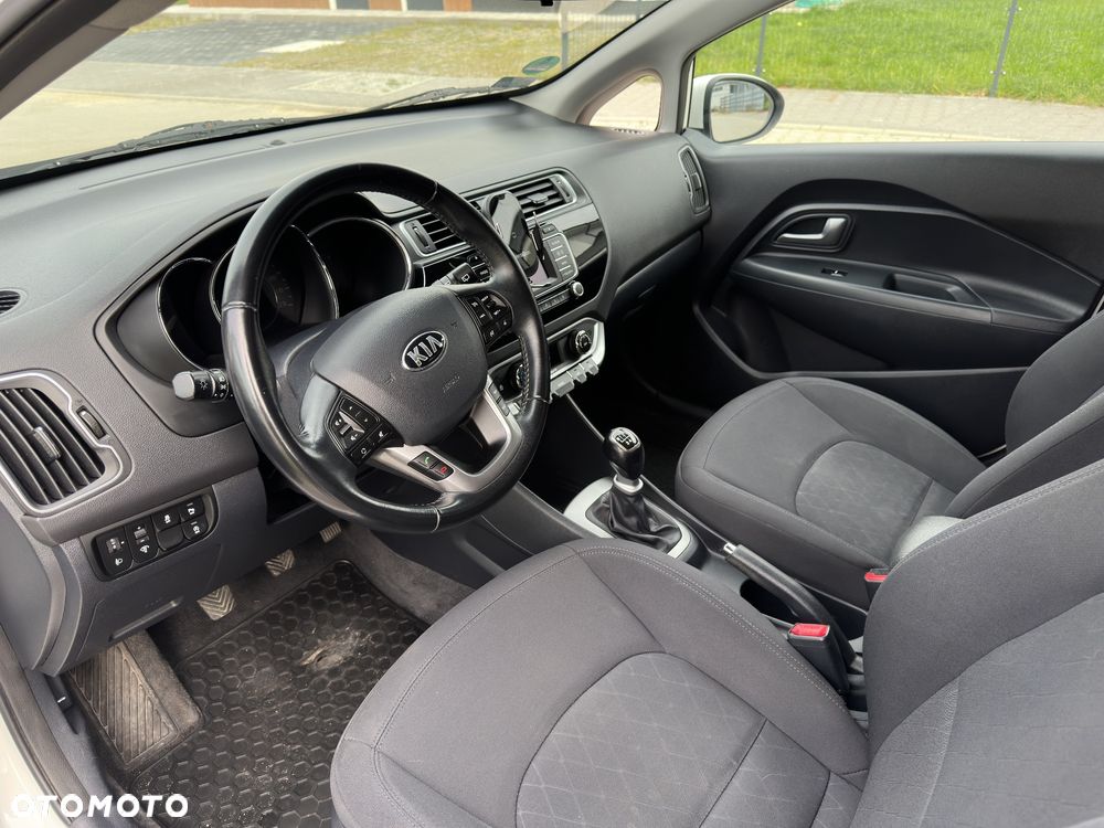 Kia Rio - 5