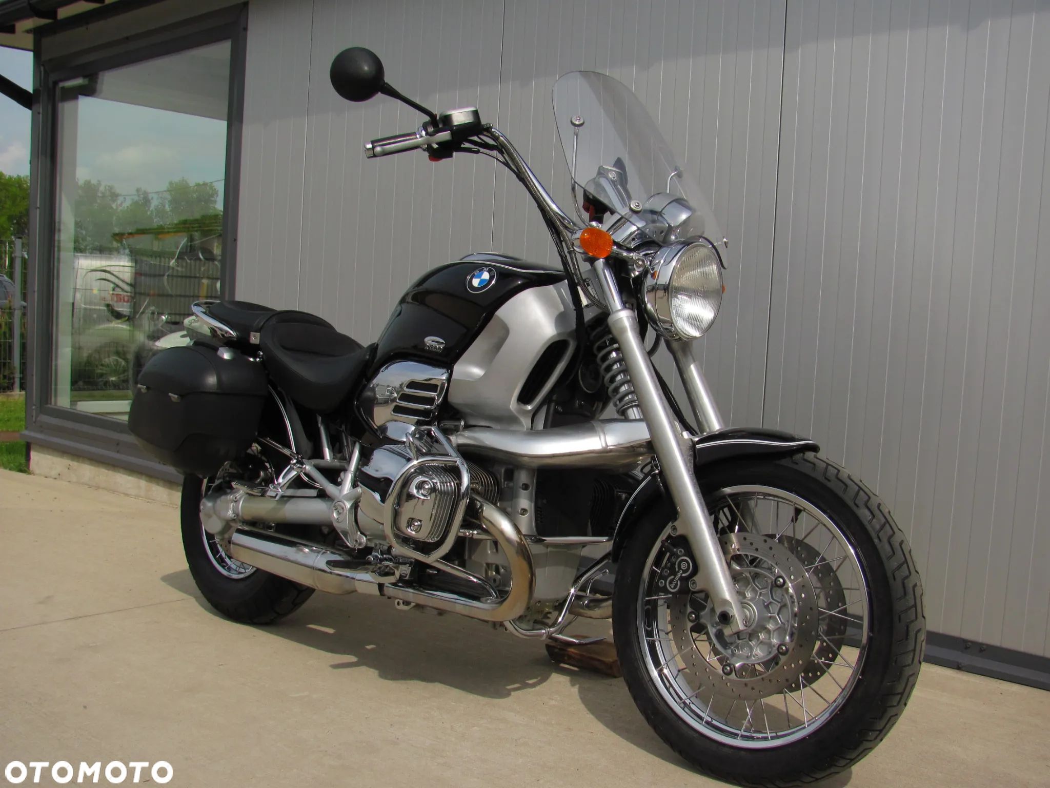 BMW R - 1