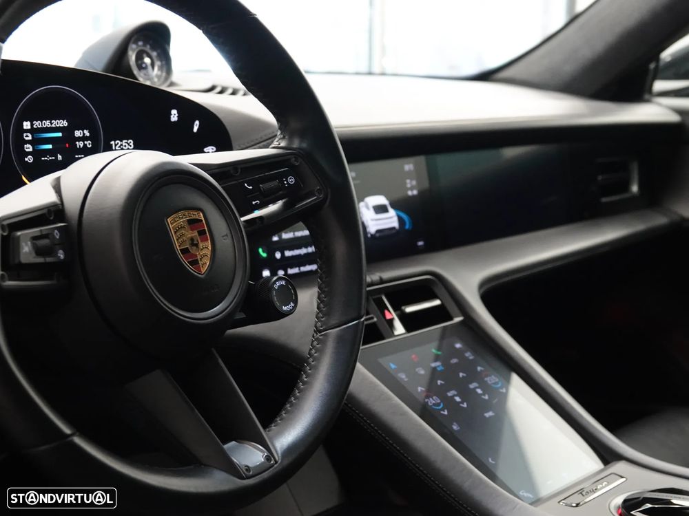 Porsche Taycan Turbo S - 17