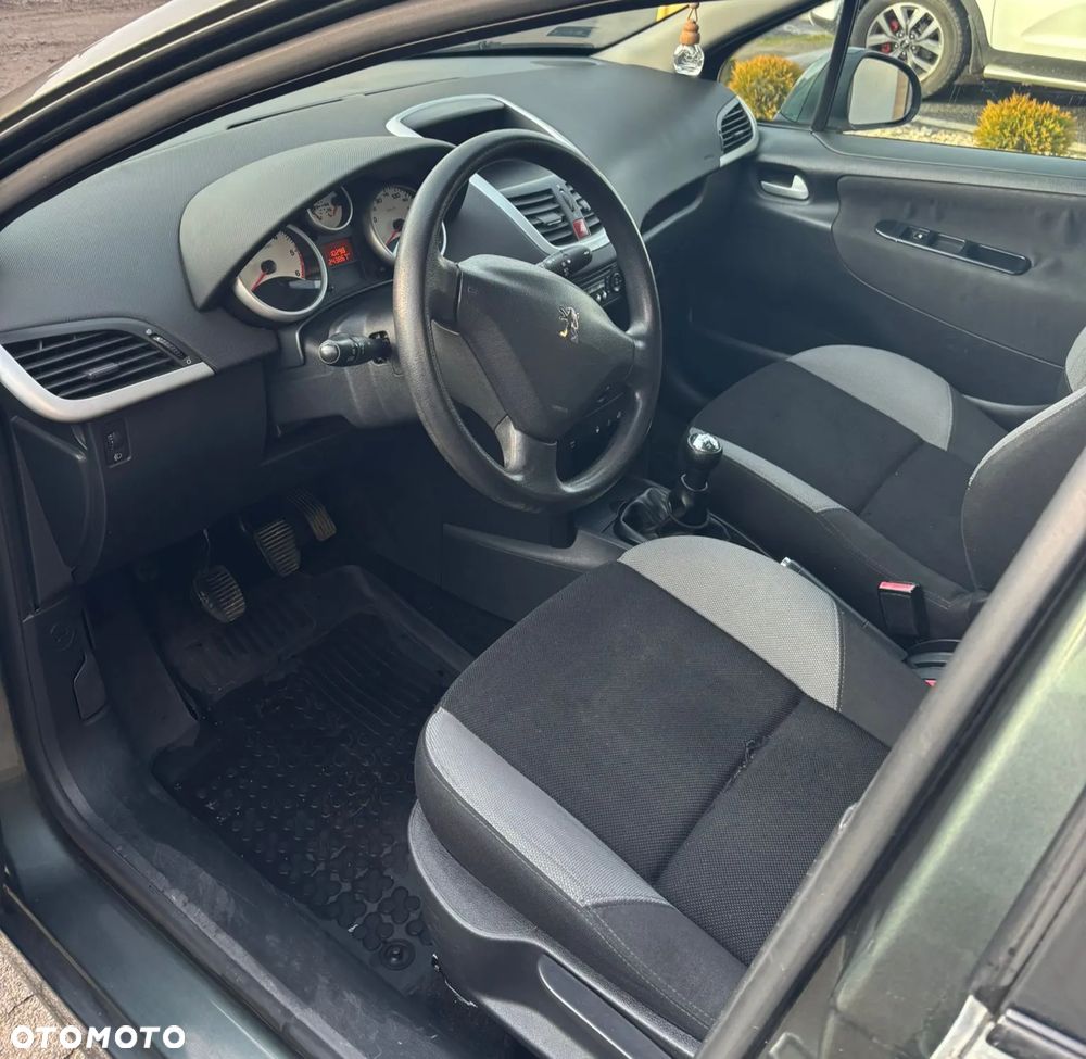 Peugeot 207 1.4 HDi Presence - 5