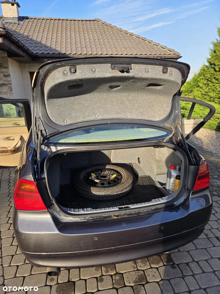 BMW Seria 3 2005 photo 3