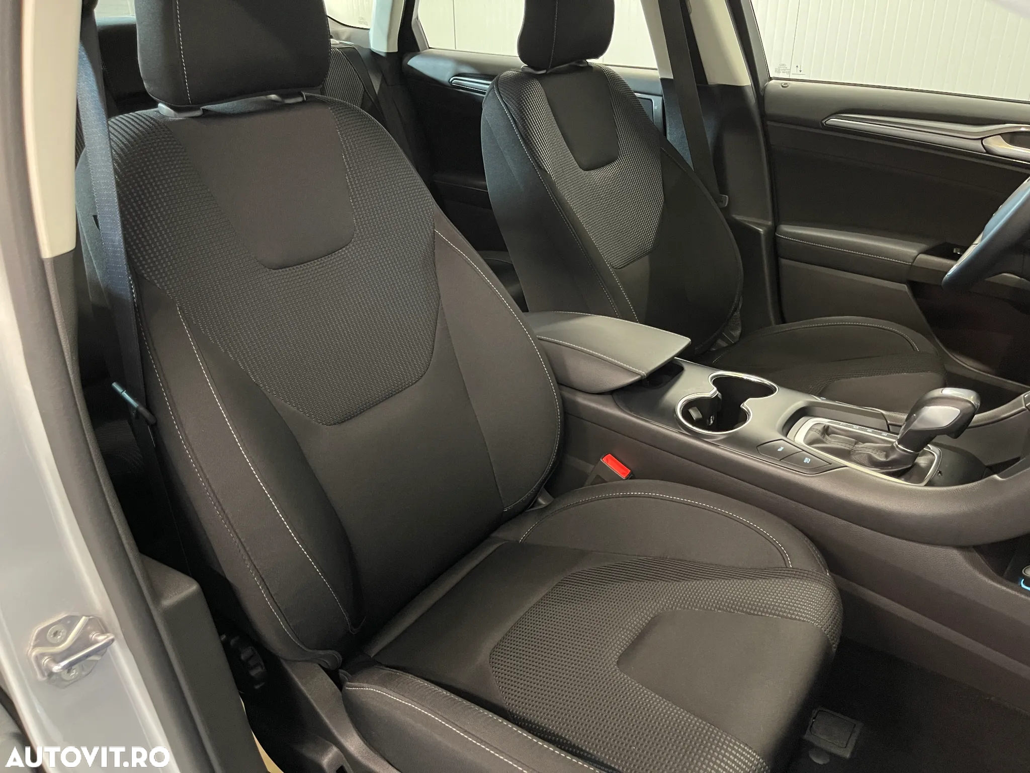 Ford Mondeo 2.0 HEV Titanium - 9