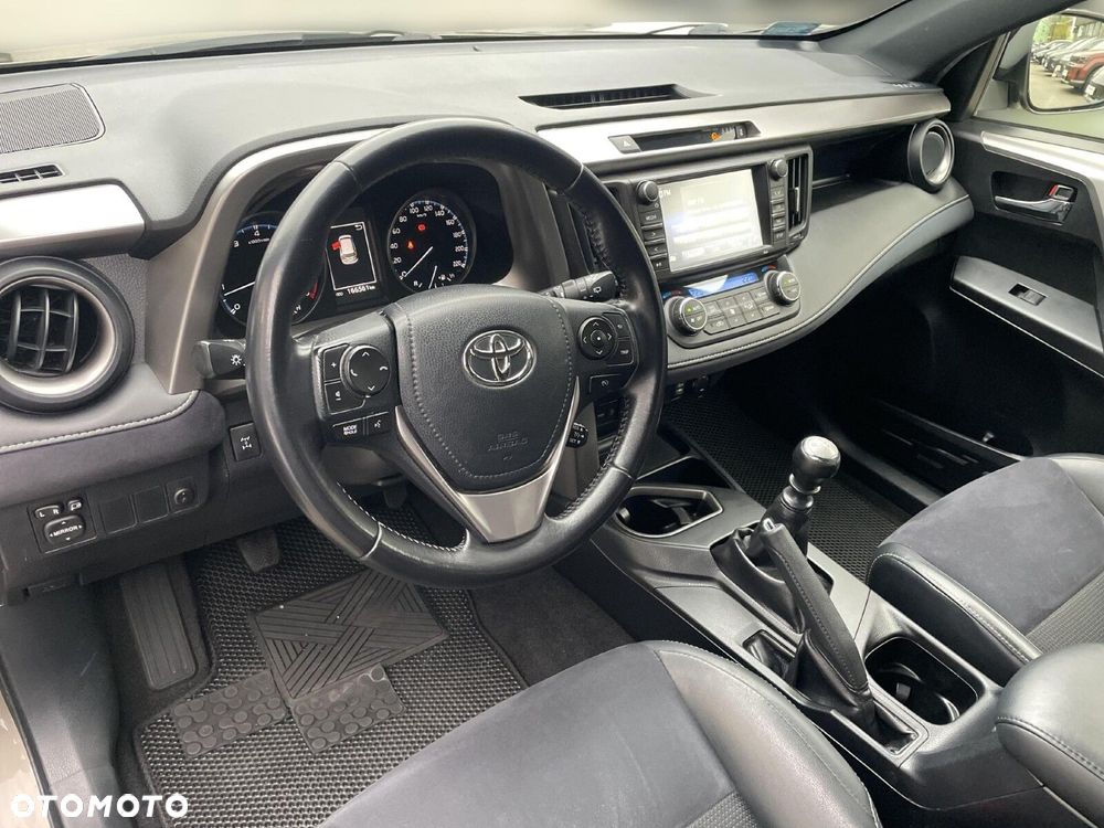 Toyota RAV4 2.0 Premium EU6 - 10