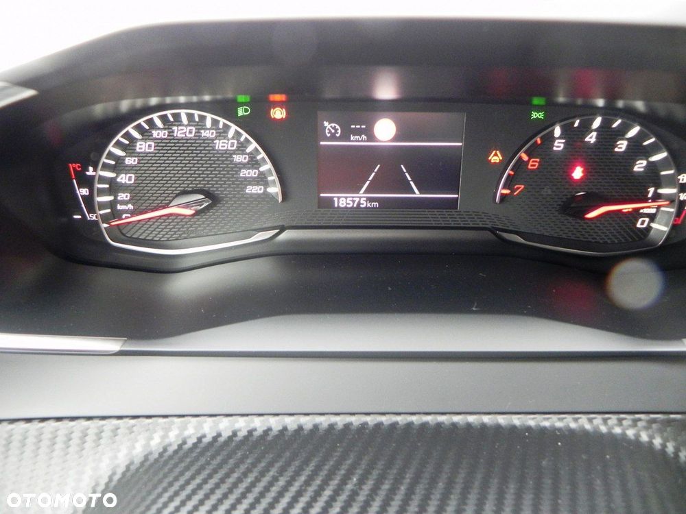 Peugeot 208 - 24