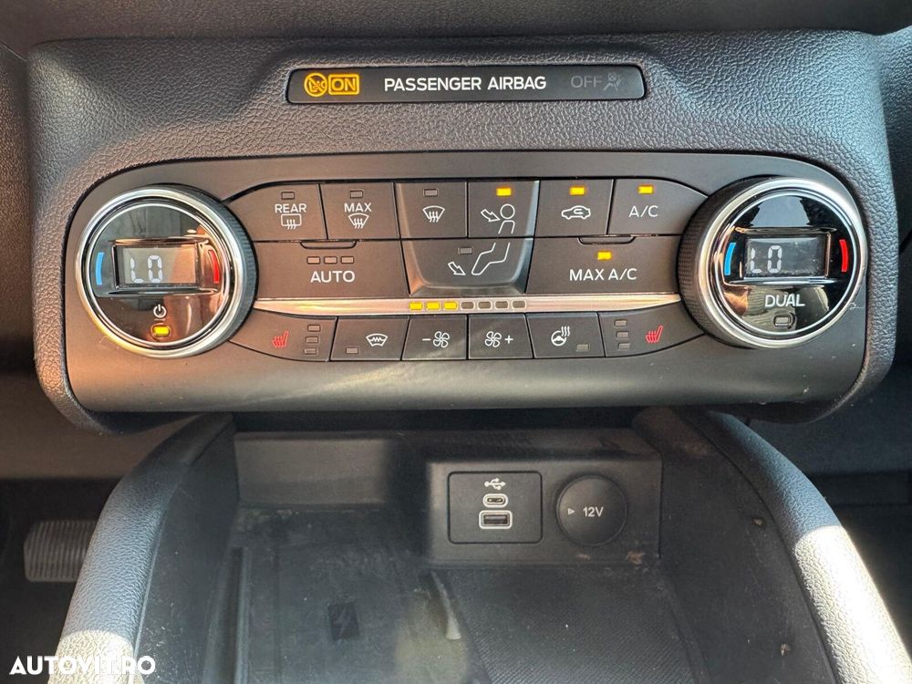 Ford Kuga - 12