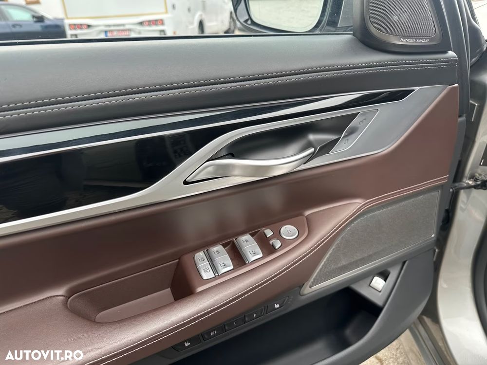 BMW Seria 7 750i xDrive - 17