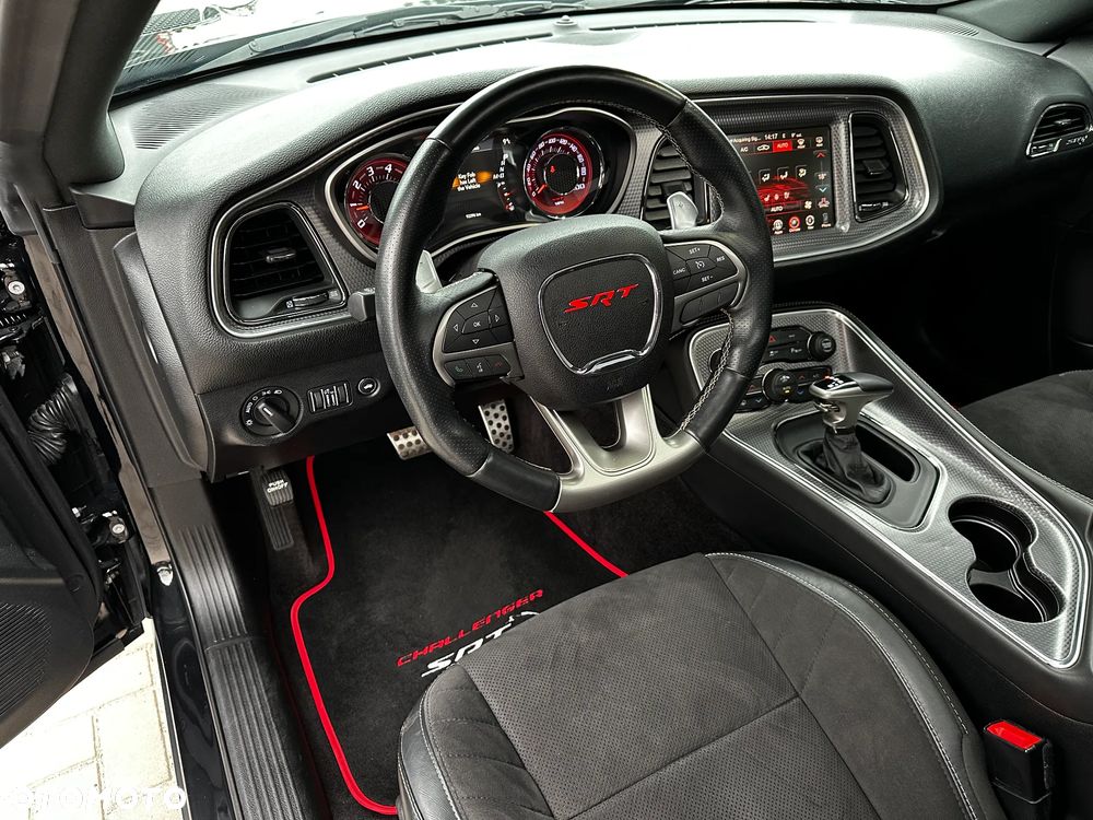 Dodge Challenger - 7