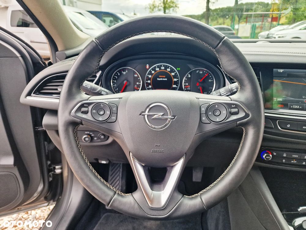Opel Insignia - 12
