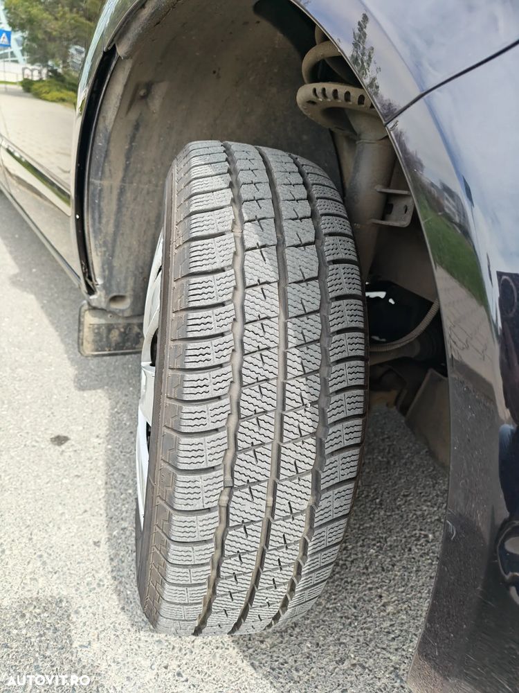 Volkswagen Caravelle - 7